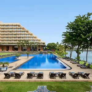 Cinnamon Lakeside Hotel Colombo
